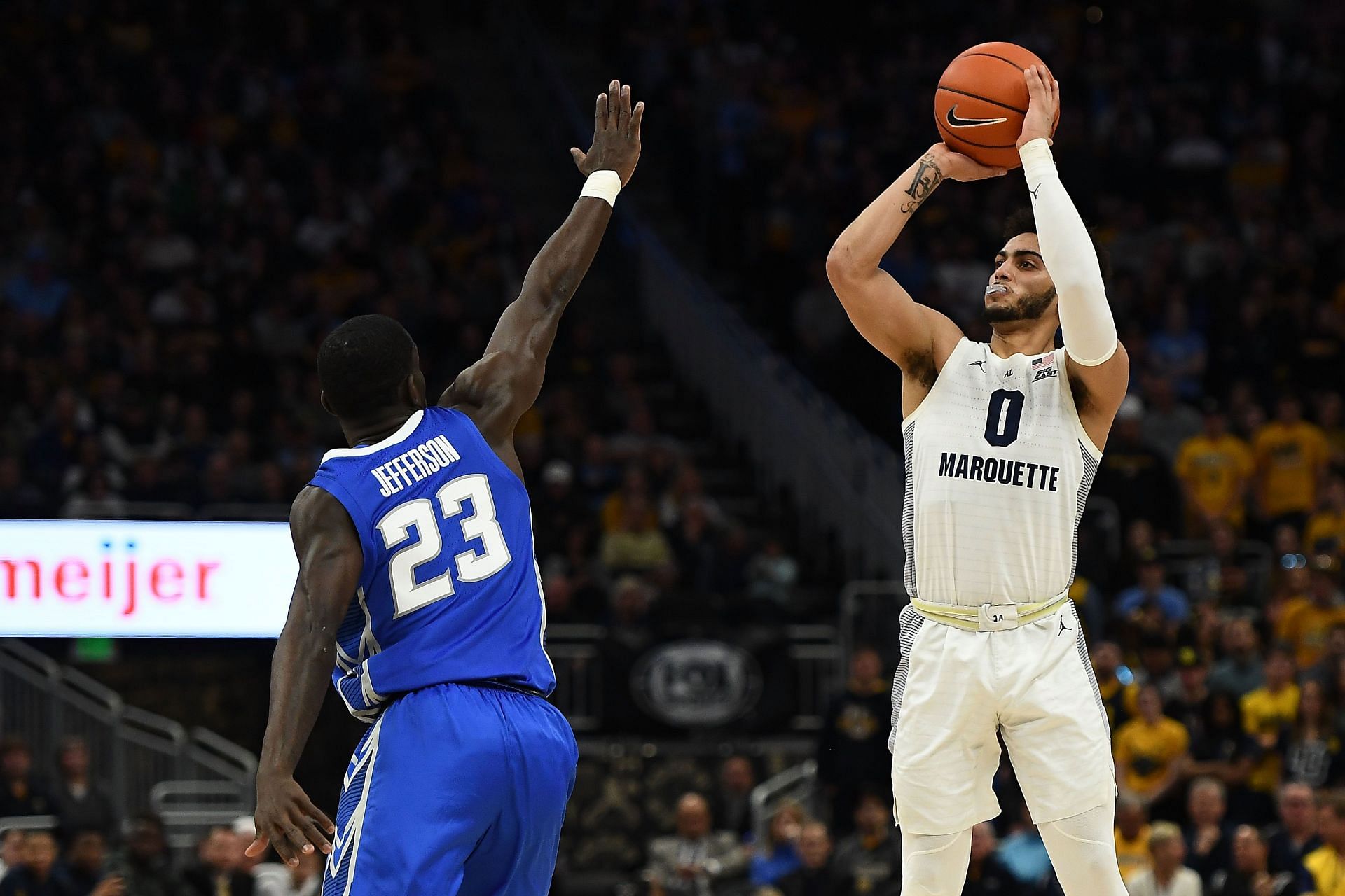 Markus Howard, then with Marquette, shooting a shot in 2019. Howard scored 2,761 points for the Golden Eagles.