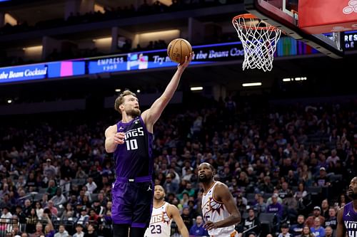 Phoenix Suns v Sacramento Kings