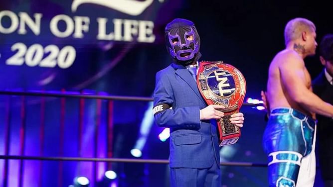 AEW personality jokingly teases recruiting Brodie Lee's son to top faction