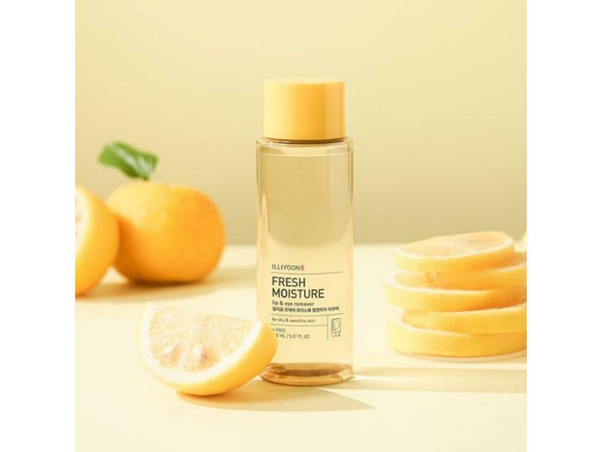 Fresh Moisture Lip &amp; Eye Remover (Image via Olive Young)