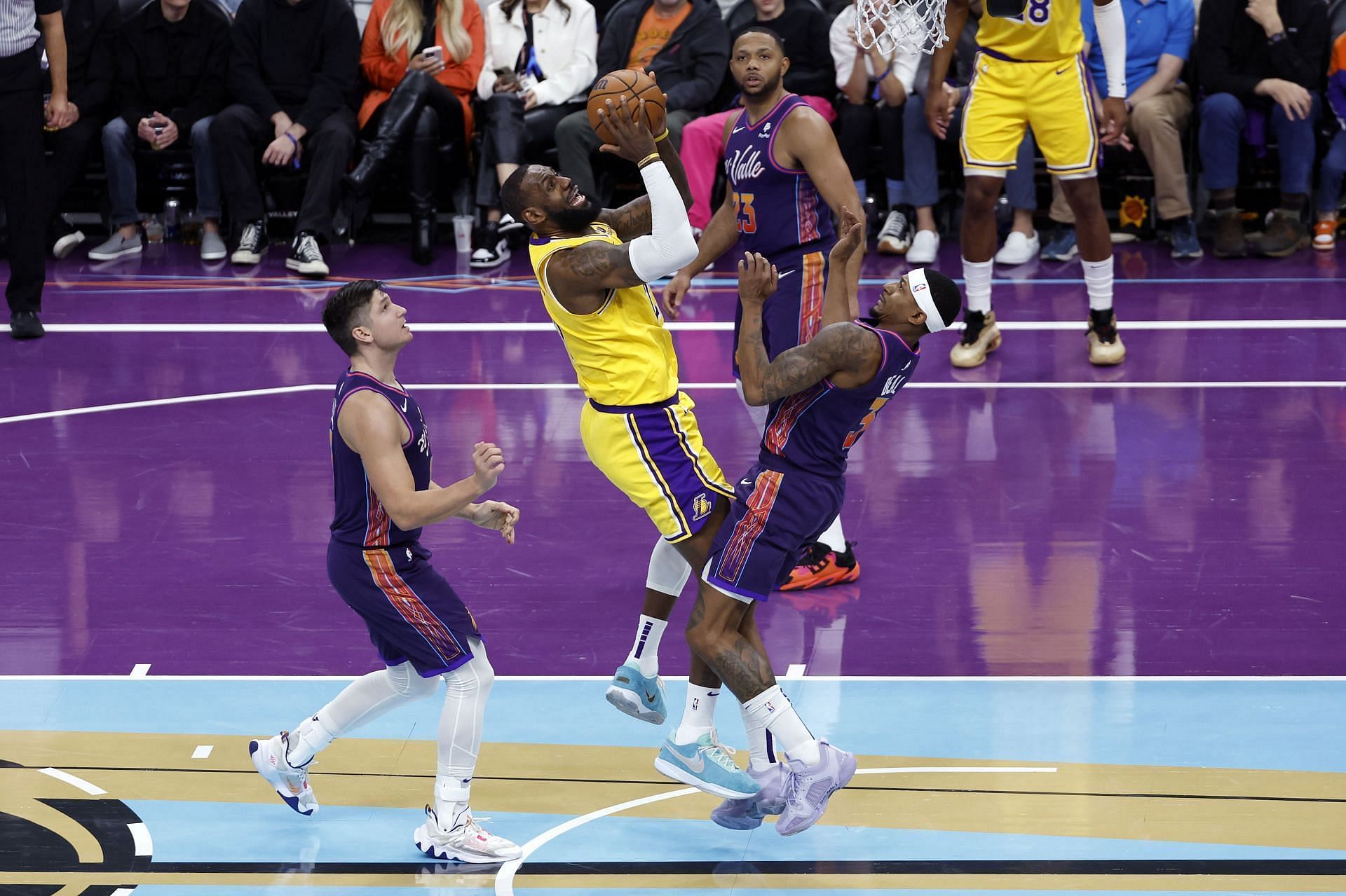 Phoenix Suns vs LA Lakers starting lineups and depth charts
