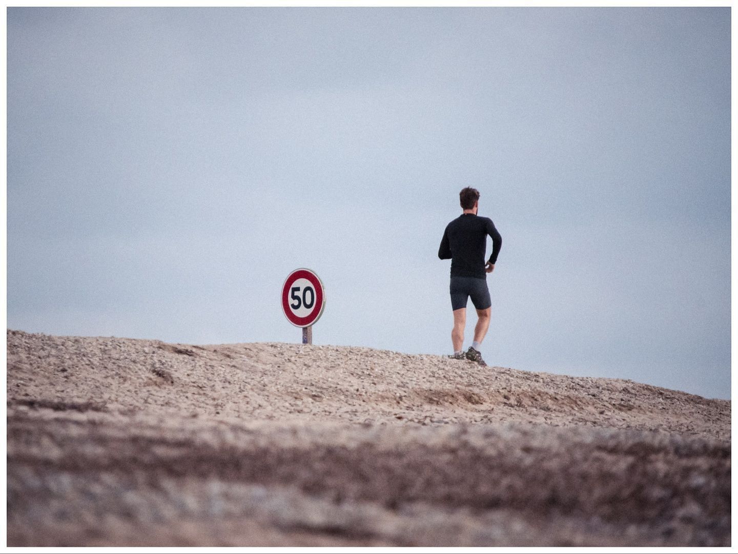 Sand helps to make muscle strong (Image via Unsplash/ guillaume)