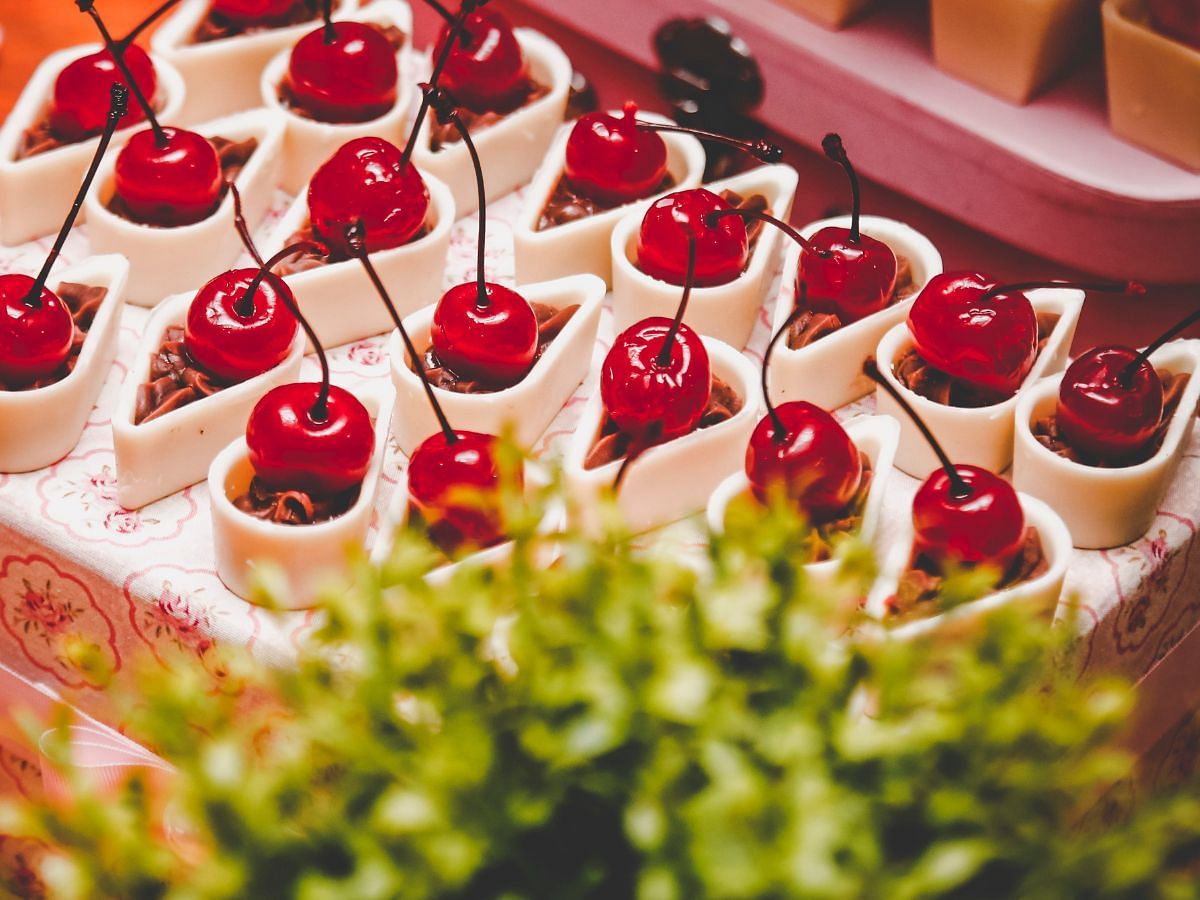 Beauty benefits of cherries (Image via Pexels)