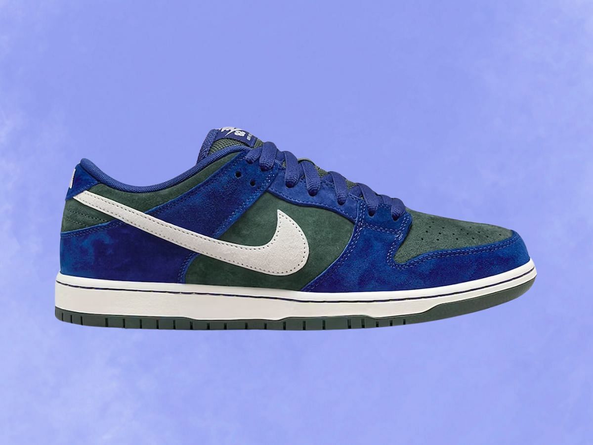 The SB dunk low &quot;Deep Royal Blue&quot; (Image via StockX)