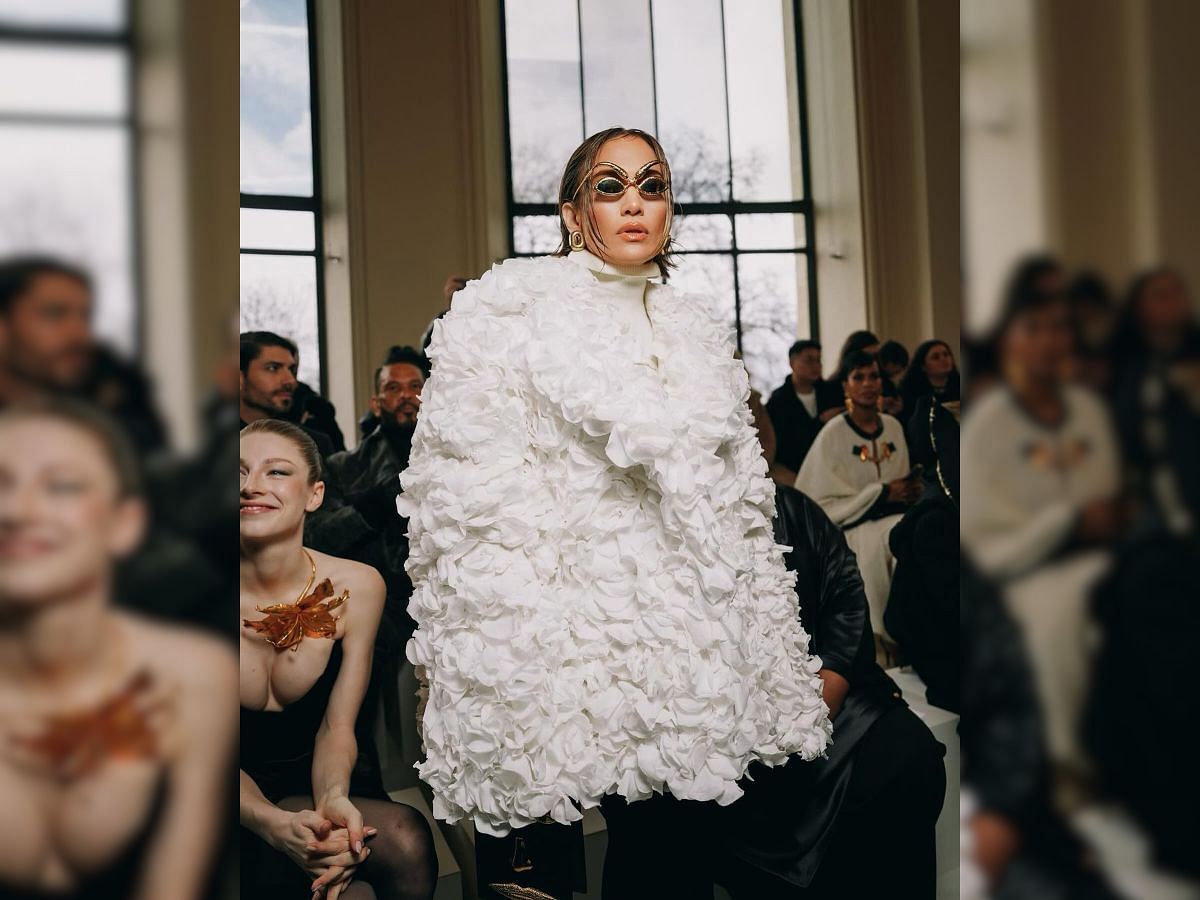 Jennifer Lopez&rsquo; look for Schiaparelli Haute Couture Show (Image via Instagram/ @jlo))