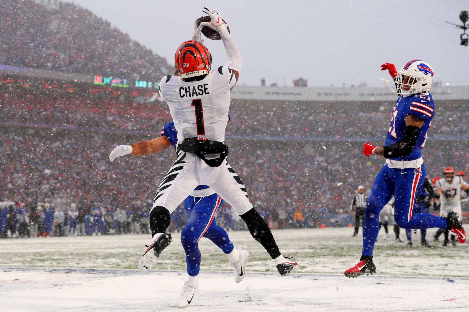 AFC Divisional Playoffs 2023 - Bengals WR Ja&#039;Marr Chase touchdown catch