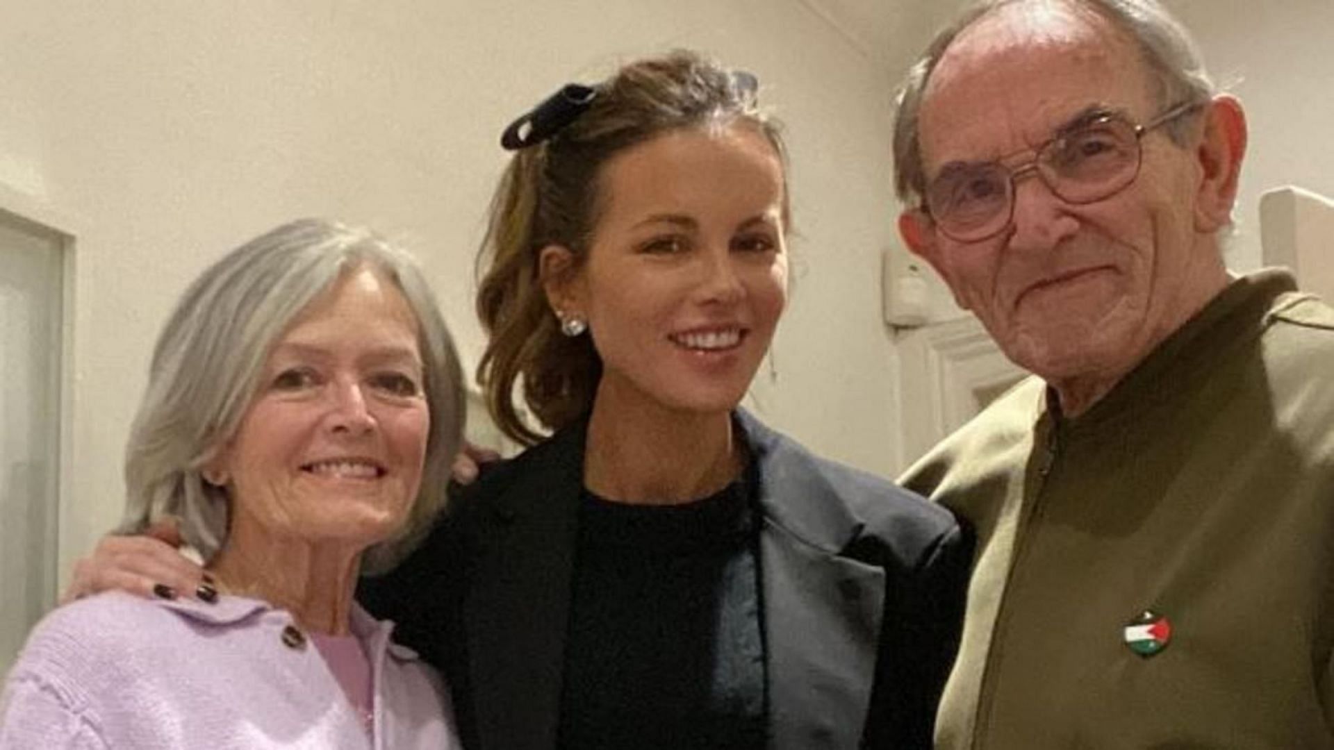 Roy Battersby died at the age of 87, announces Kate Beckinsale his stepdaughter (Image via X/@thealertcontent)