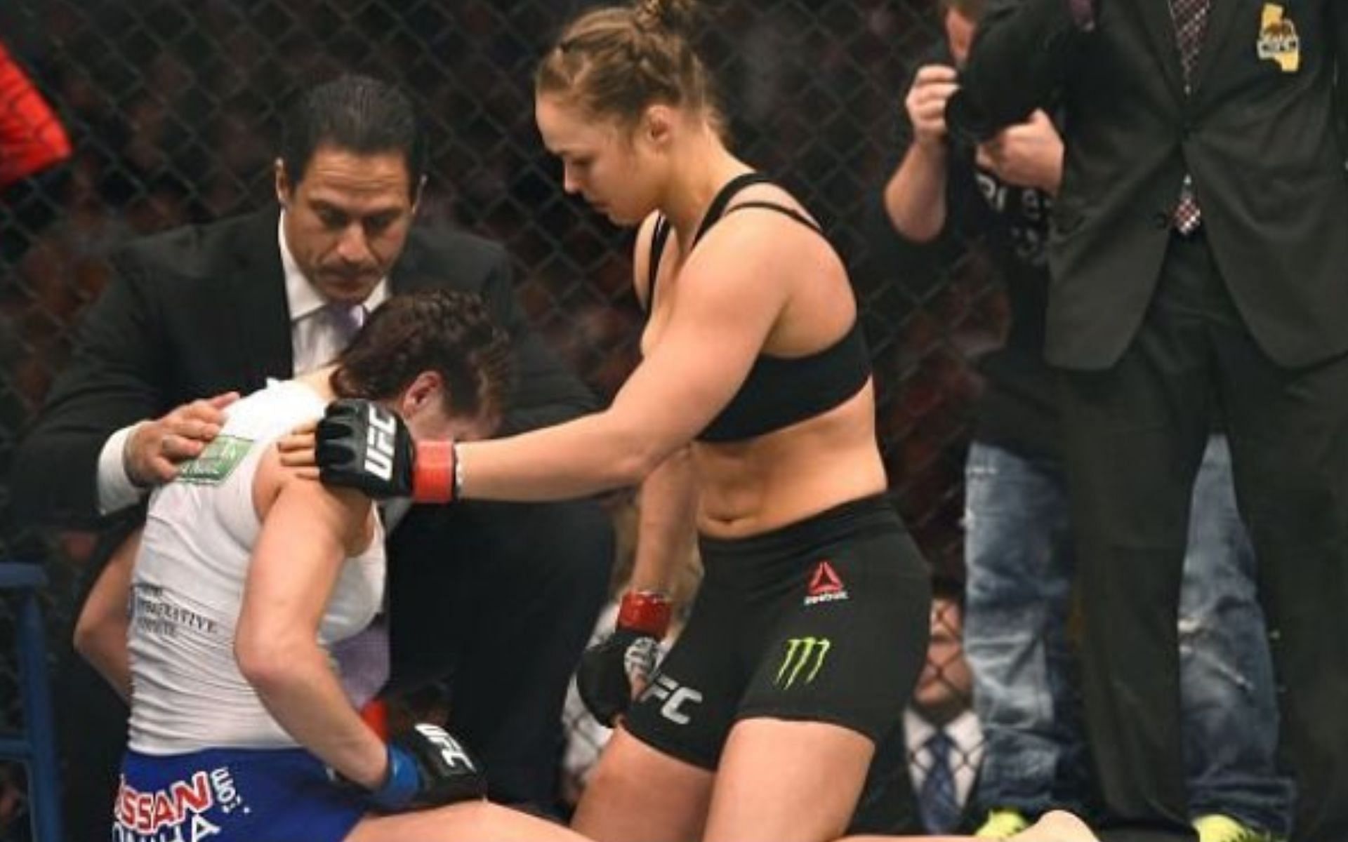 Cat Zingano made a huge error in her bantamweight title fight with Ronda Rousey