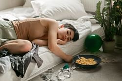 Why Do We Get Sleepy after We Eat? Know the Possible Reasons