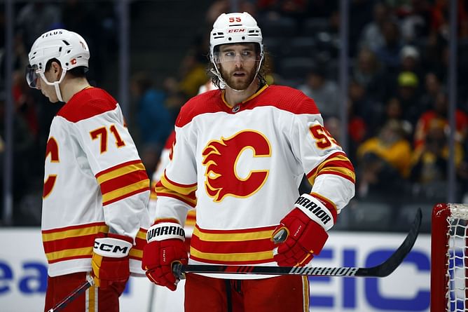 Calgary Flames Rumors: New Jersey Devils heat up trade talks for 26-year-old defenseman