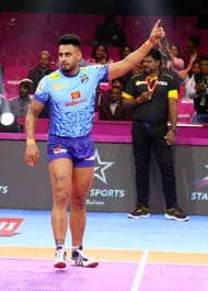 Maninder Singh in action (Credits: PKL)