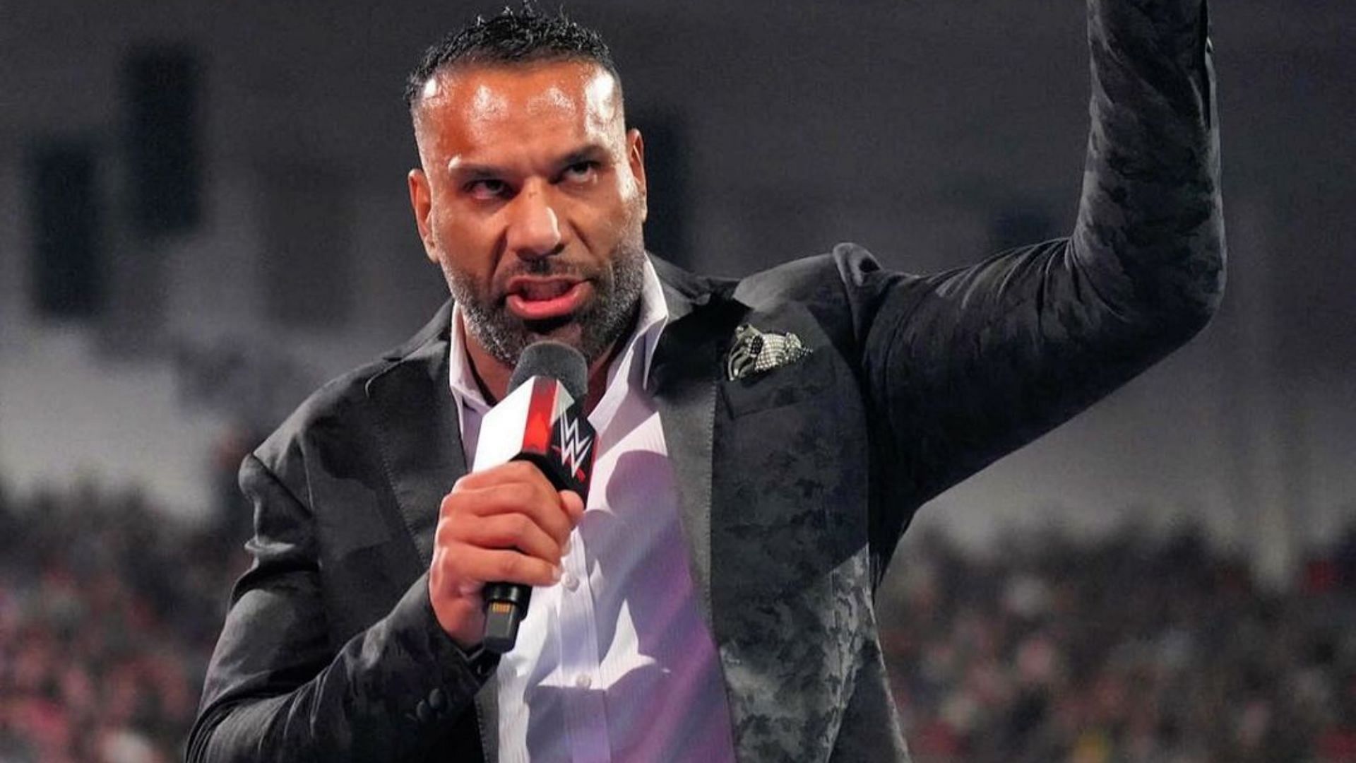 Jinder Mahal will face Seth Rollins for the title on RAW