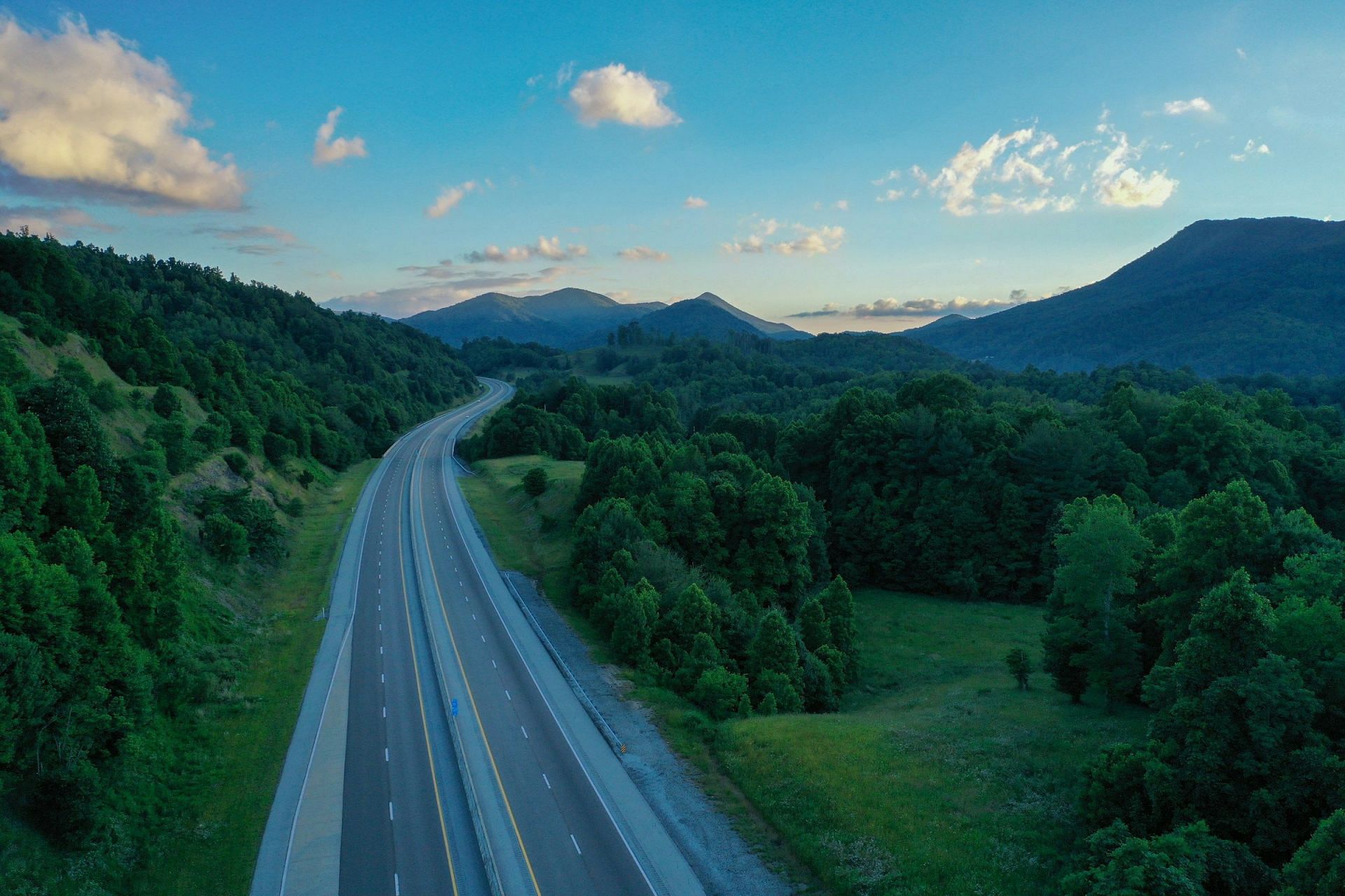 Tennessee (Image via Unsplash/Nathan Kosmak)