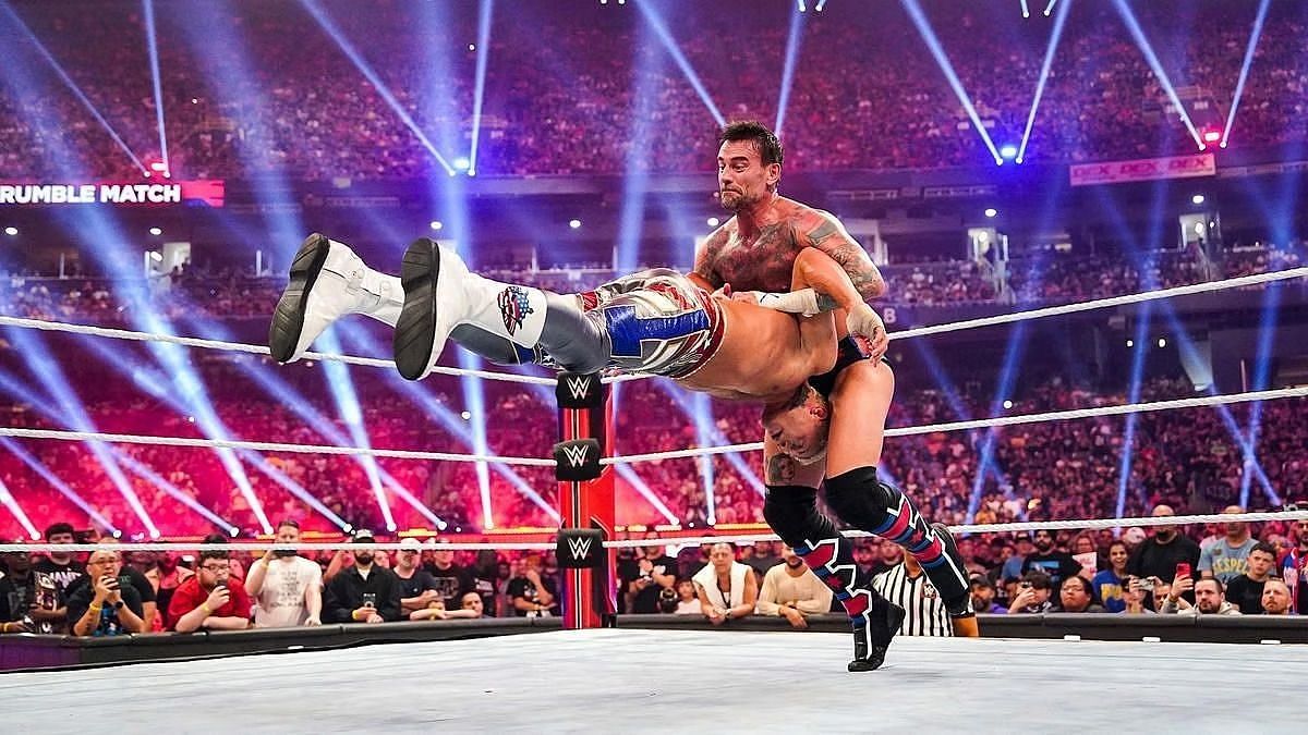 WWE स्टार सीएम पंक को चोट लग गई है