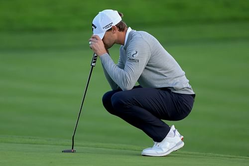 Thomas Detry on the 18th green during the third round of the Farmers Insurance Open at Torrey Pines South Course (Image via Sean M. Haffey/Getty Images)