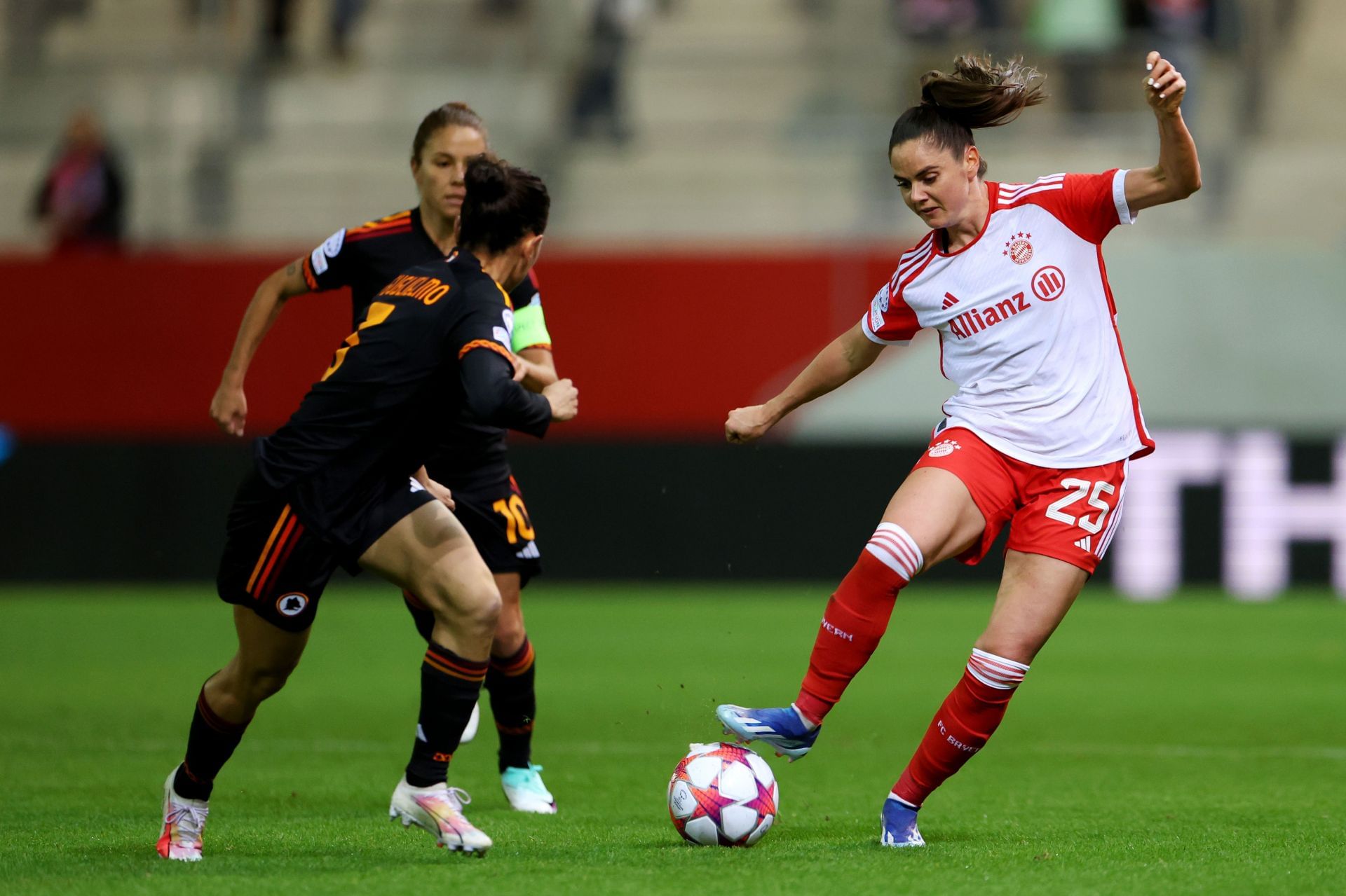 FC Bayern M&uuml;nchen v AS Roma: Group C - UEFA Women