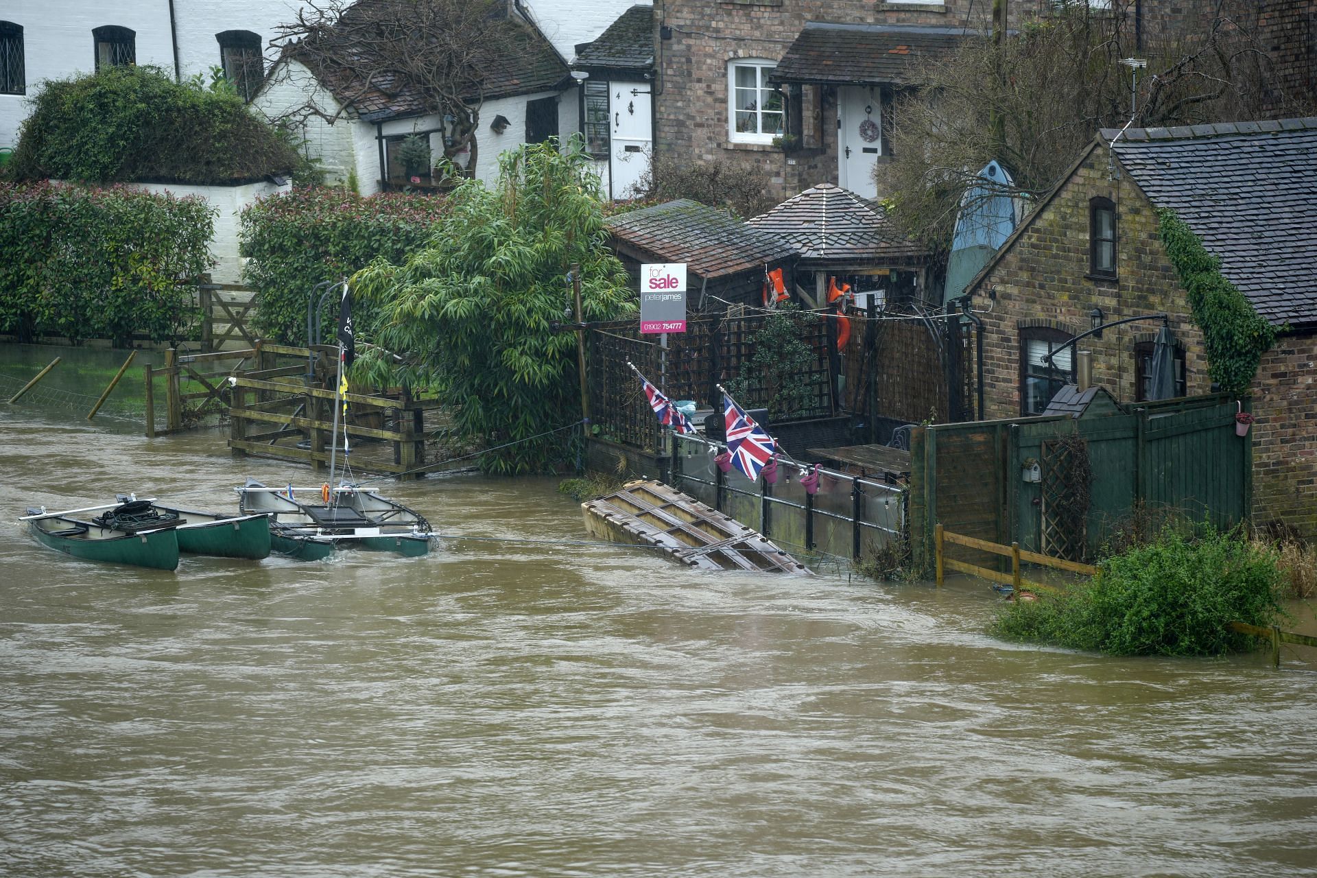 Who named Storm Henk? Met Office issues weather warning, 1 dead after ...