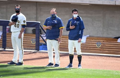 Cleveland Indians v Milwaukee Brewers