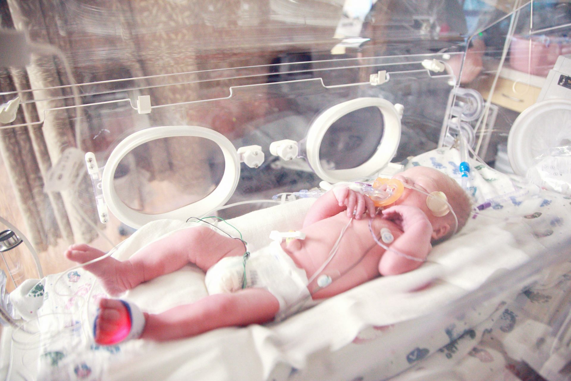 Boosts growth in premature babies (Image by Alexander Grey/Unsplash)