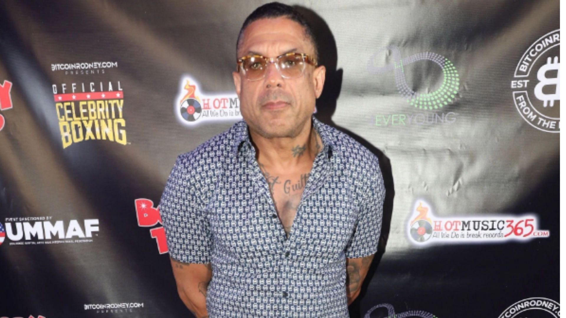 Benzino at a boxing event in Florida. (Image via Getty/ Aaron Davidson)
