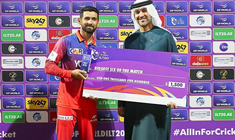Sikandar Raza receiving an award (Image Courtesy: X/International League T20)