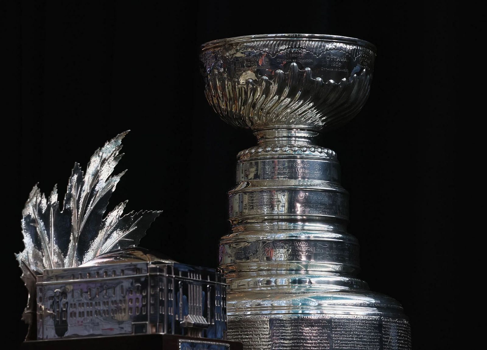 Which US city is famously misspelled on the Stanley Cup?