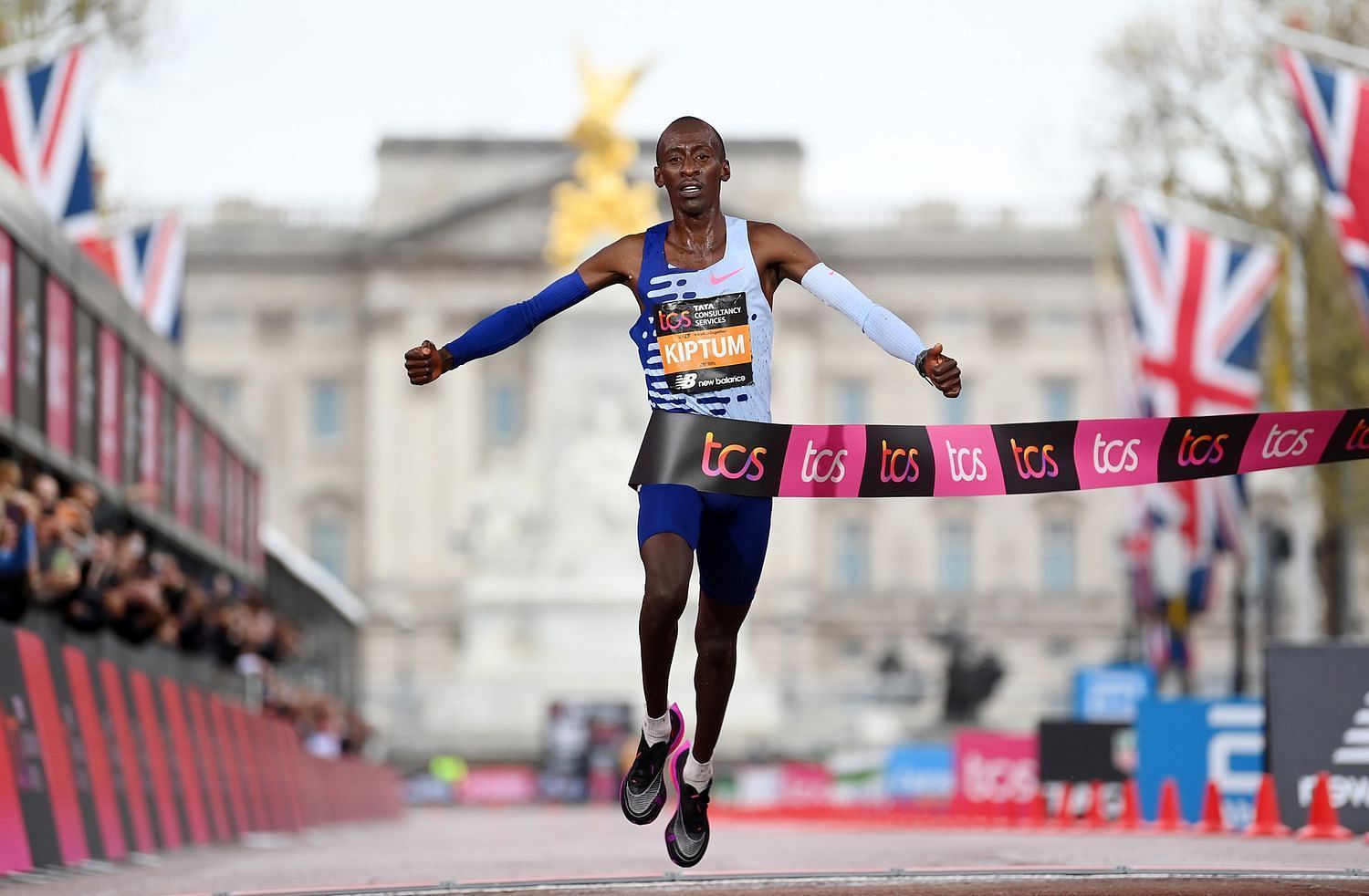 Social media users mourn the passing away of Kelvin Kiptum as the marathon runner passes away at the age of 24. (Image via Getty Images)