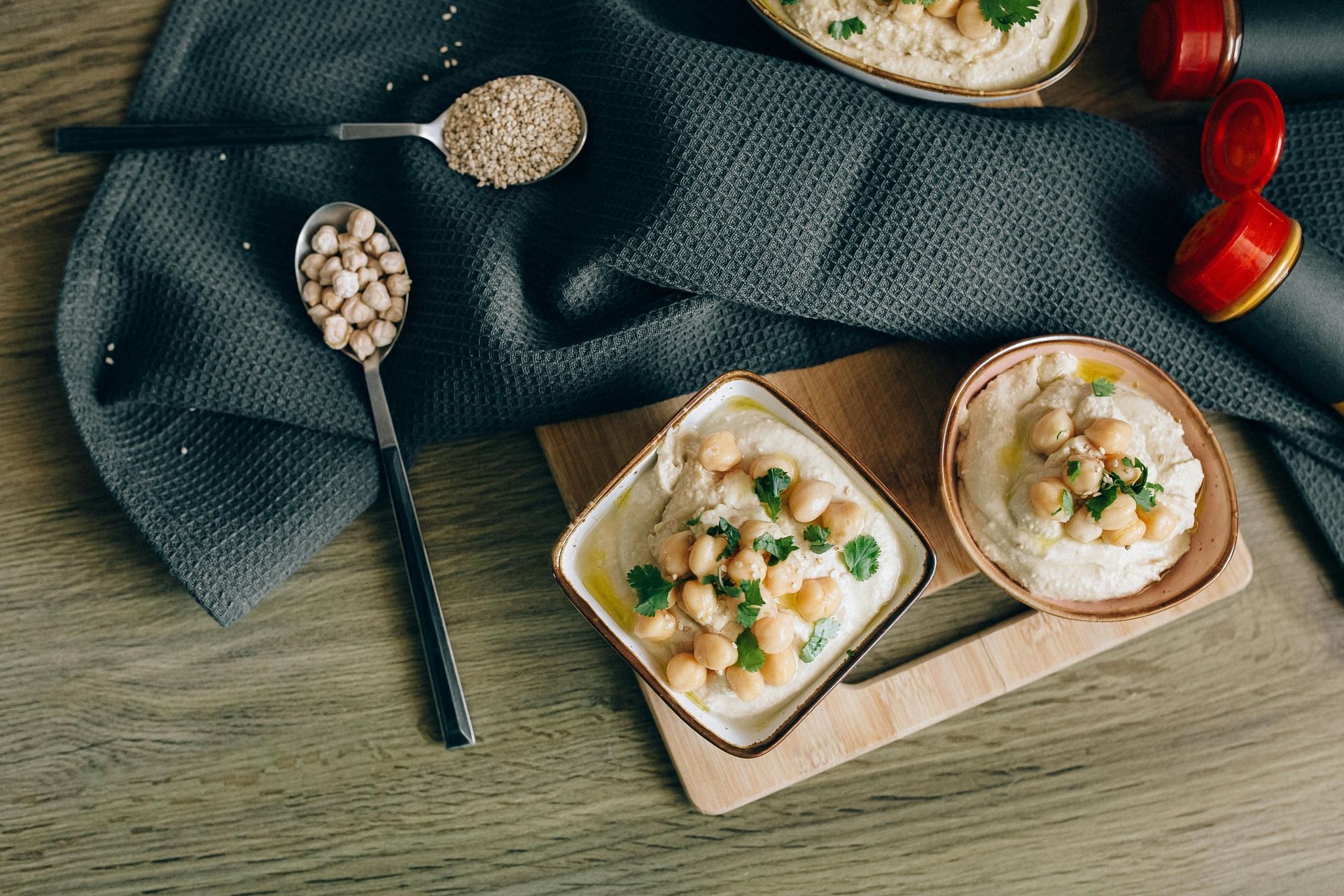 Healthy hummus recipe (image sourced via Pexels / Photo by nataliya)