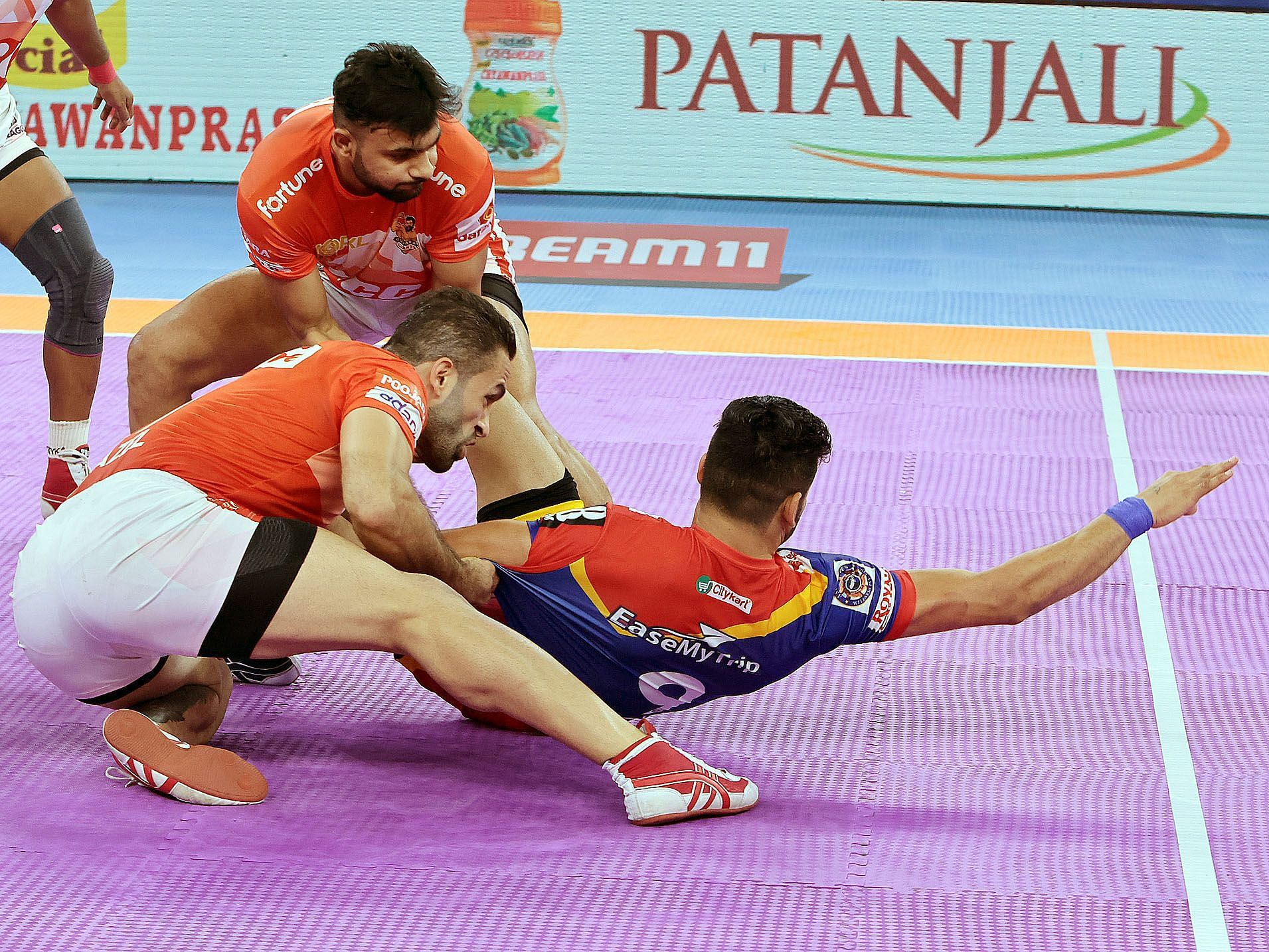 UP Yoddhas vs Gujarat Giants (Image via PKL)