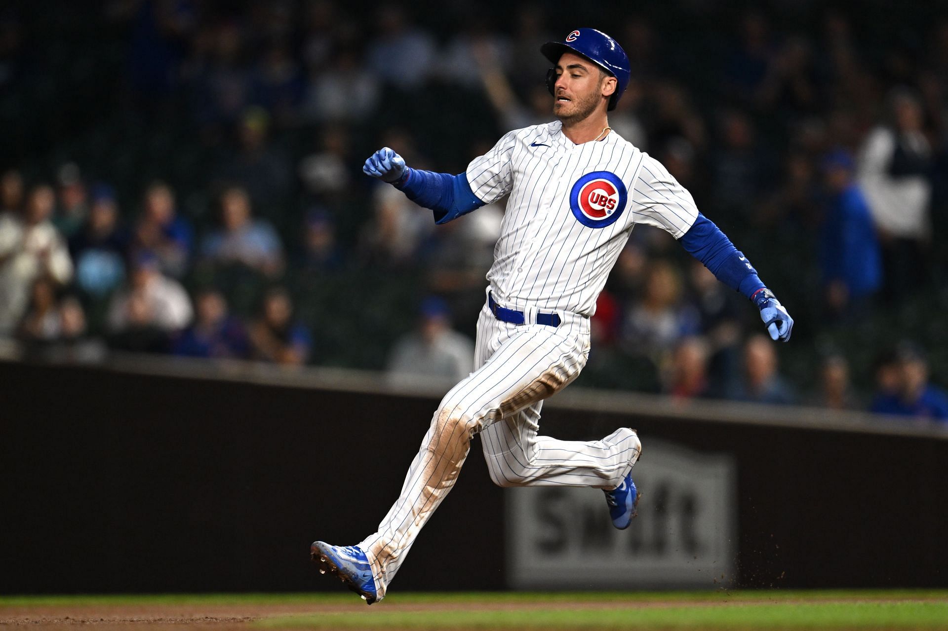 Bellinger‘s reported asking price of $200 million could be a hurdle for the Mariners, but their need for offensive firepower may drive them to explore the possibility.