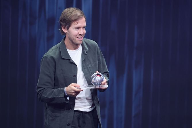 "I’ve heard Sebastian Vettel wants to drive again" - Former driver says Lewis Hamilton’s Ferrari move could bring retired 4x F1 champion to Mercedes