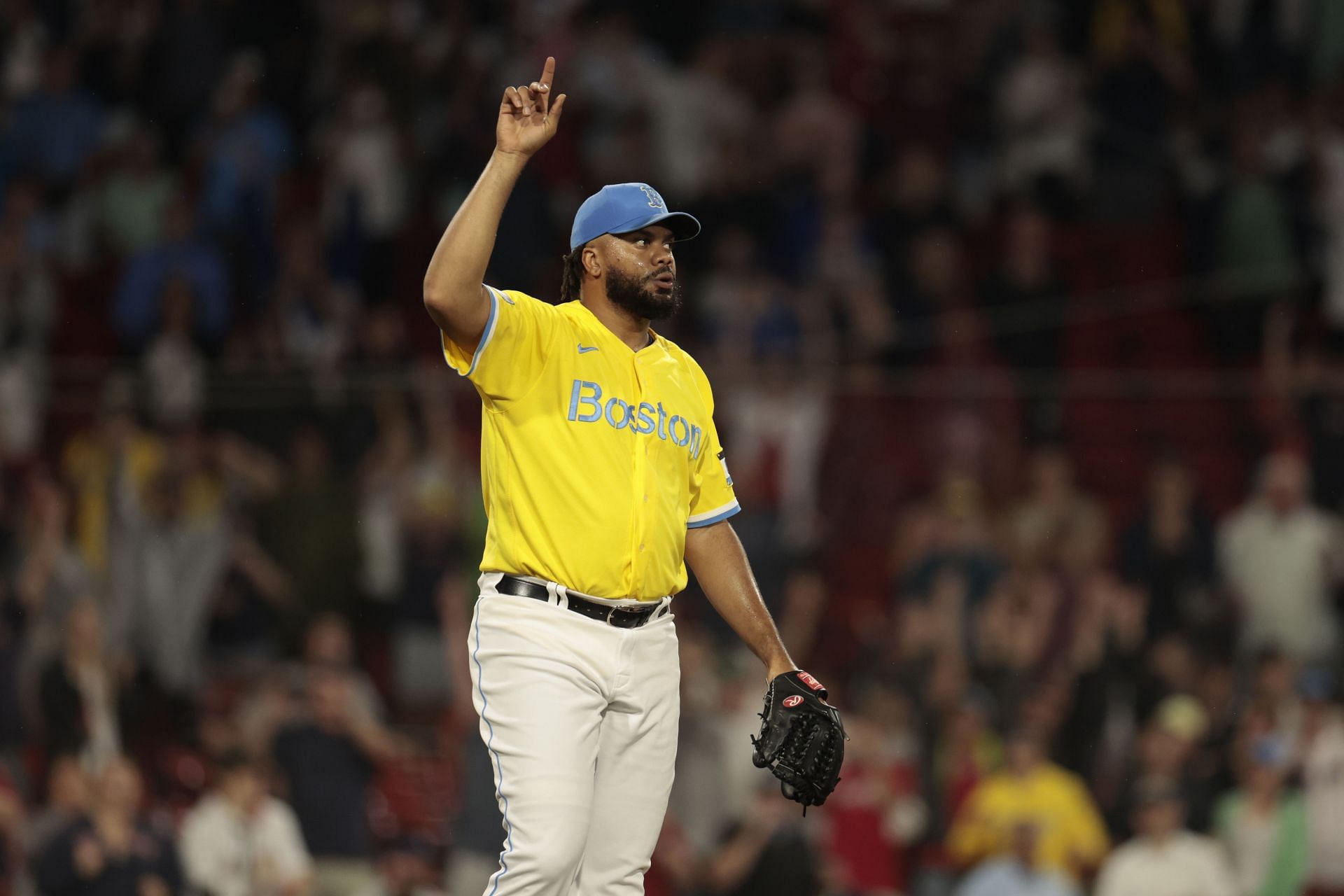 Kenley Jansen might be on the move as according to reports, the Red Sox might be looking at trading him away. 