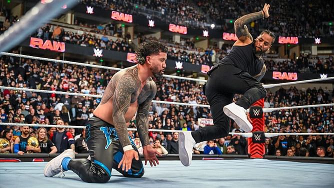 WWE Raw के मेन इवेंट में बवाल मचाना और पूर्व चैंपियन पर अटैक करना Roman Reigns के भाई को पड़ा भारी, मिली बड़ी सजा