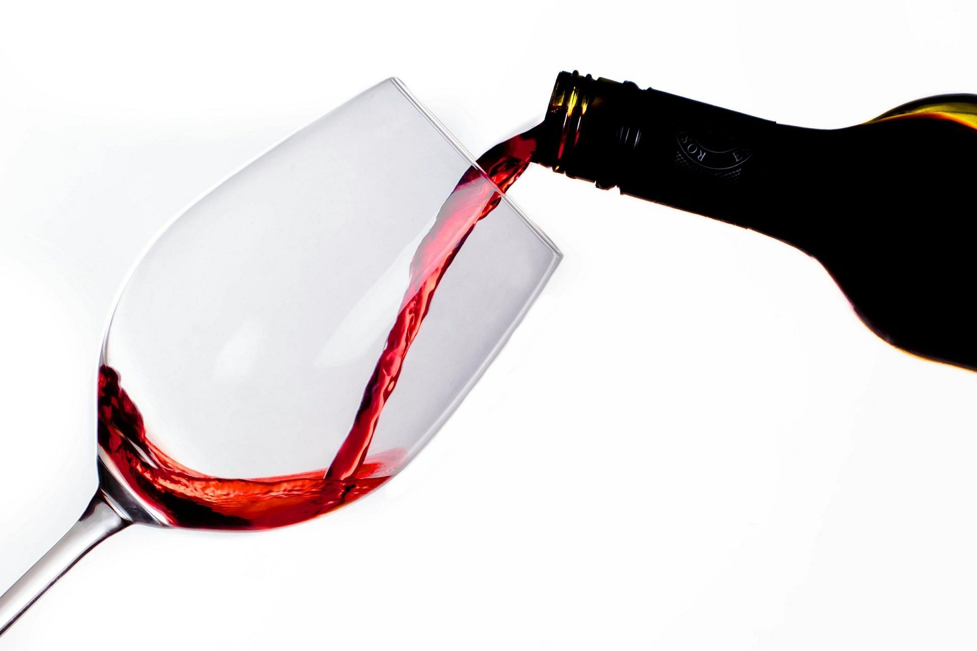 Healthy Red Wines (Image via Unsplash/Apolo Photographer)