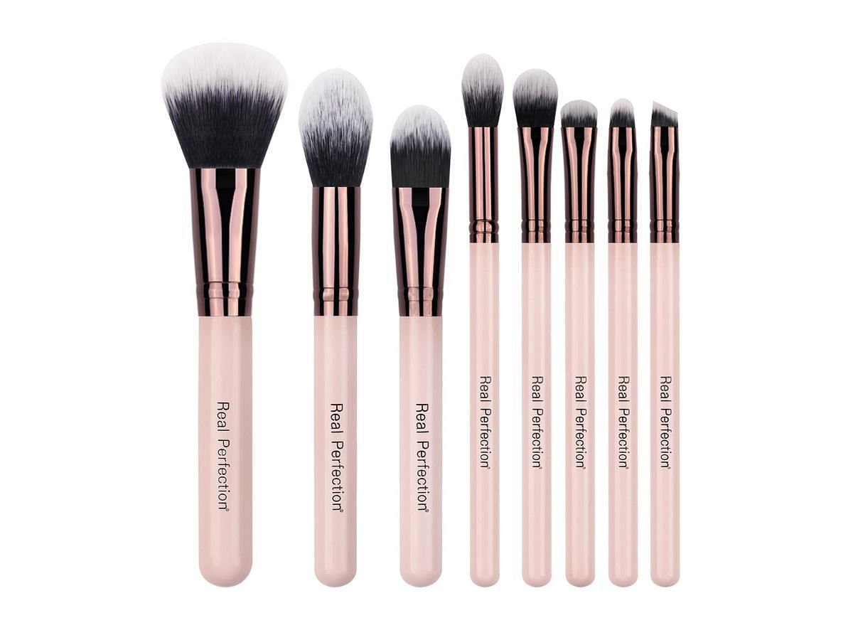 Real Perfection Makeup Brush Set (Image via Amazon)