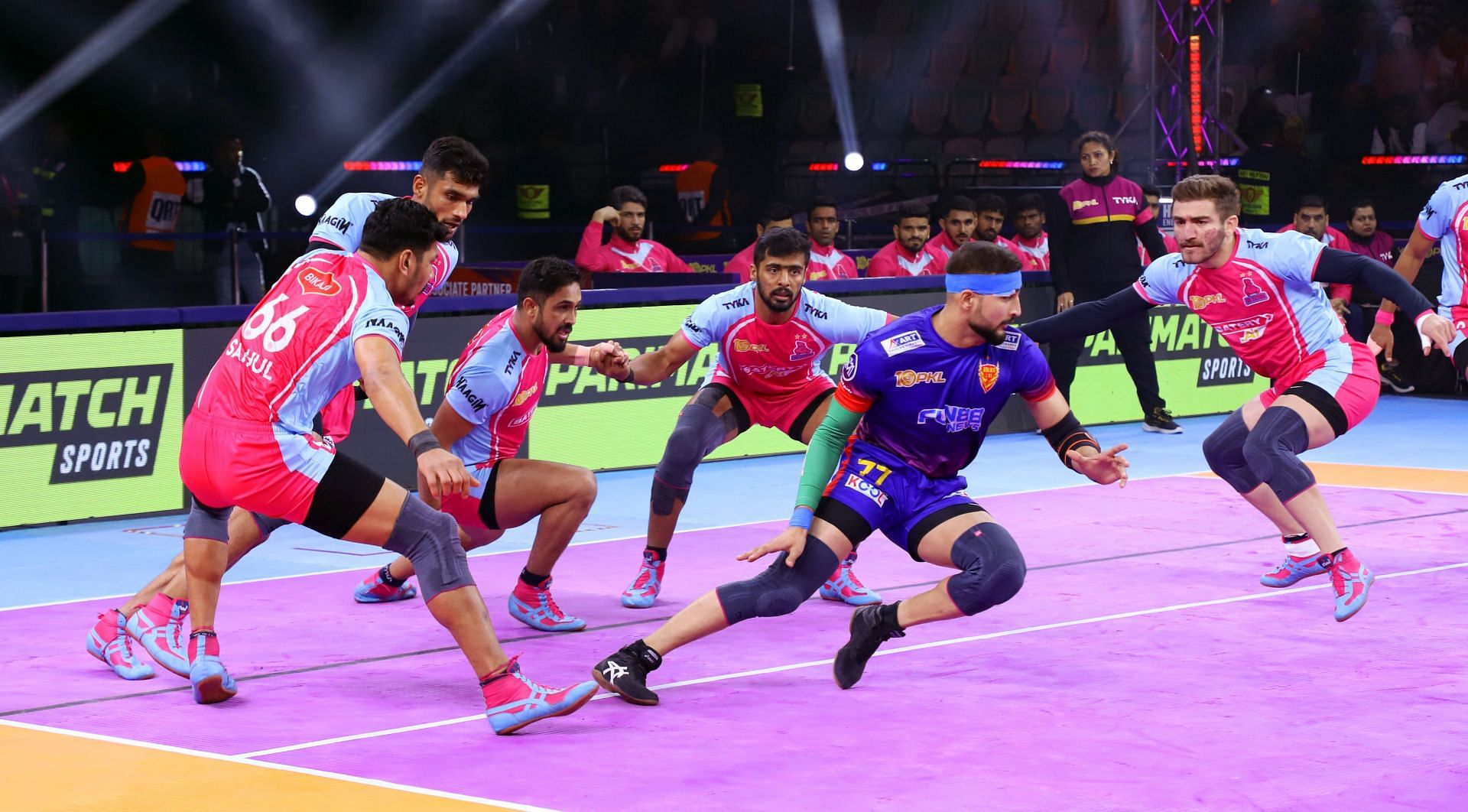 Ashu Malik of Dabang Delhi in action (Credits: PKL)