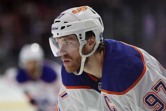 "His days in Edmonton are ticking by quickly": Fans react to Connor McDavid's "sassy" addressal of his 9-game goal-scoring slump