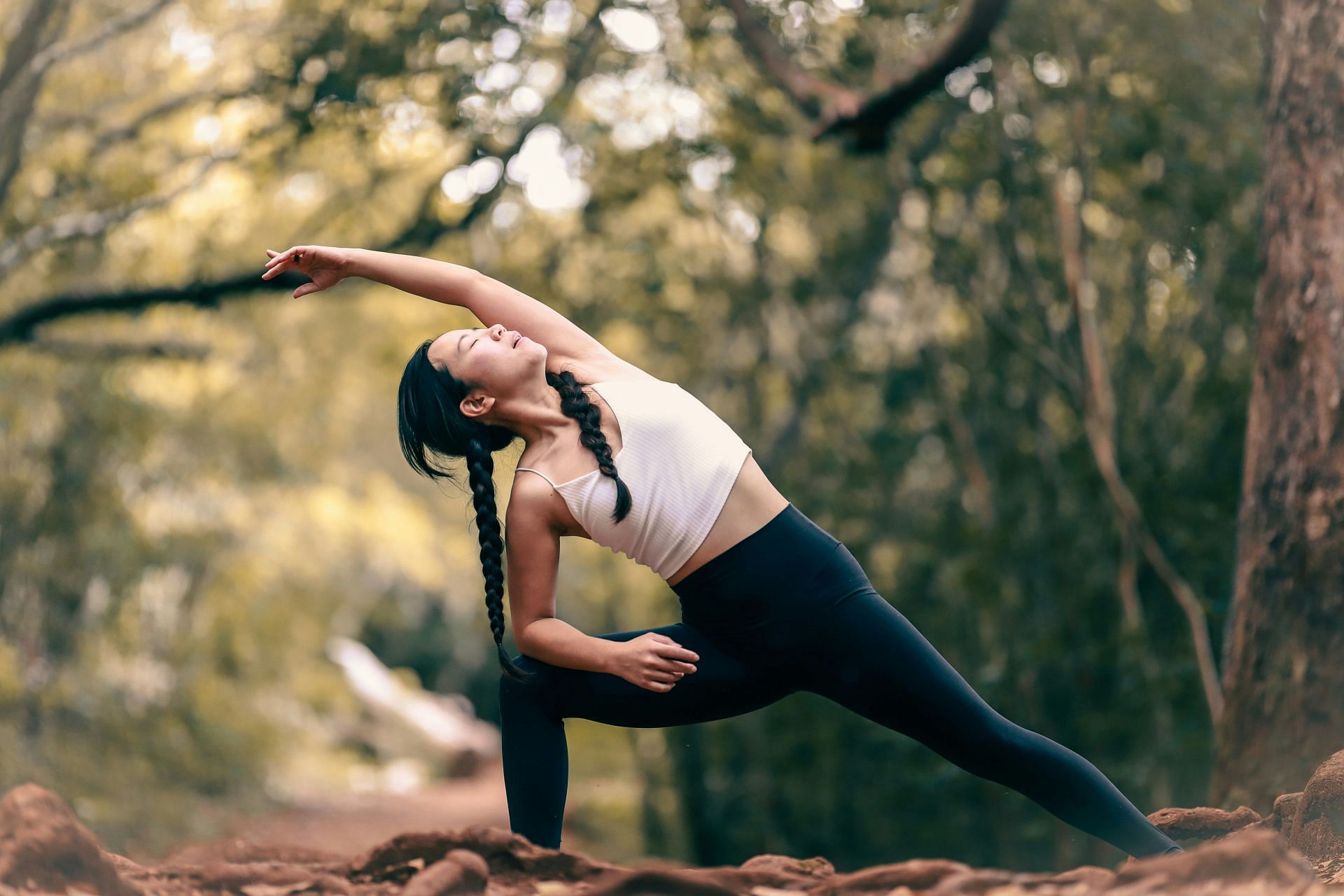 Stretching improves range of motion. (Image via Unsplash/ Luemen Rutkowski)