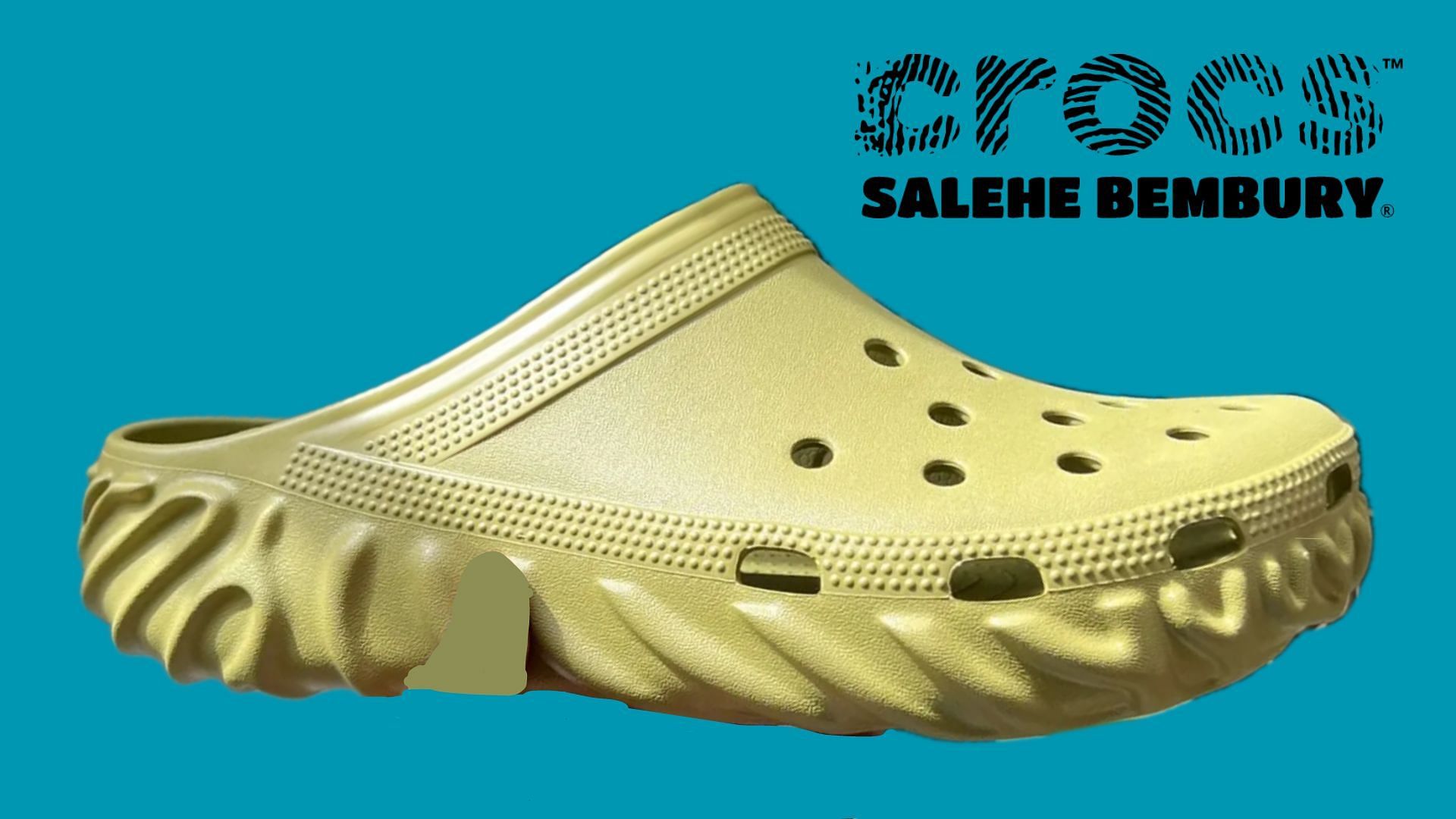 Salehe Bembury x Crocs Pollex Mule Green sandals (Image via Twitter/@modernnotoriety)