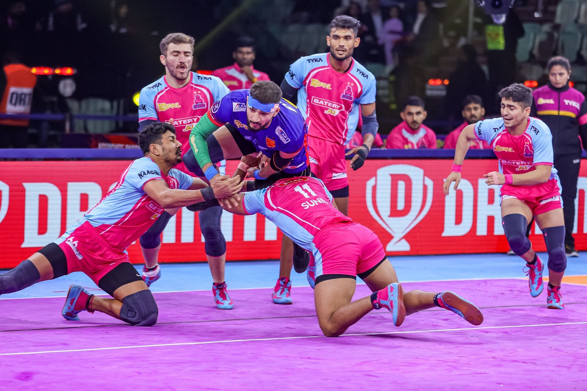 The Jaipur Pink Panthers beat Dabang Delhi KC 27-22 in their last outing.