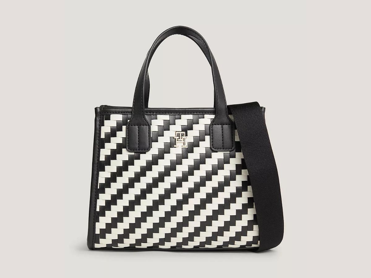 The TH city small woven tote bag (Image via Tommy Hilfiger)