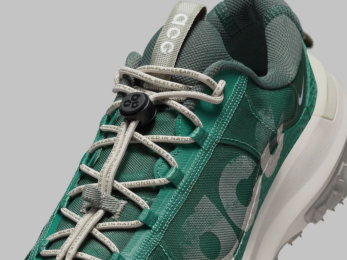 Nike ACG Mountain Fly Low Green/Grey sneakers (Image via Twitter/@SneakerNews)