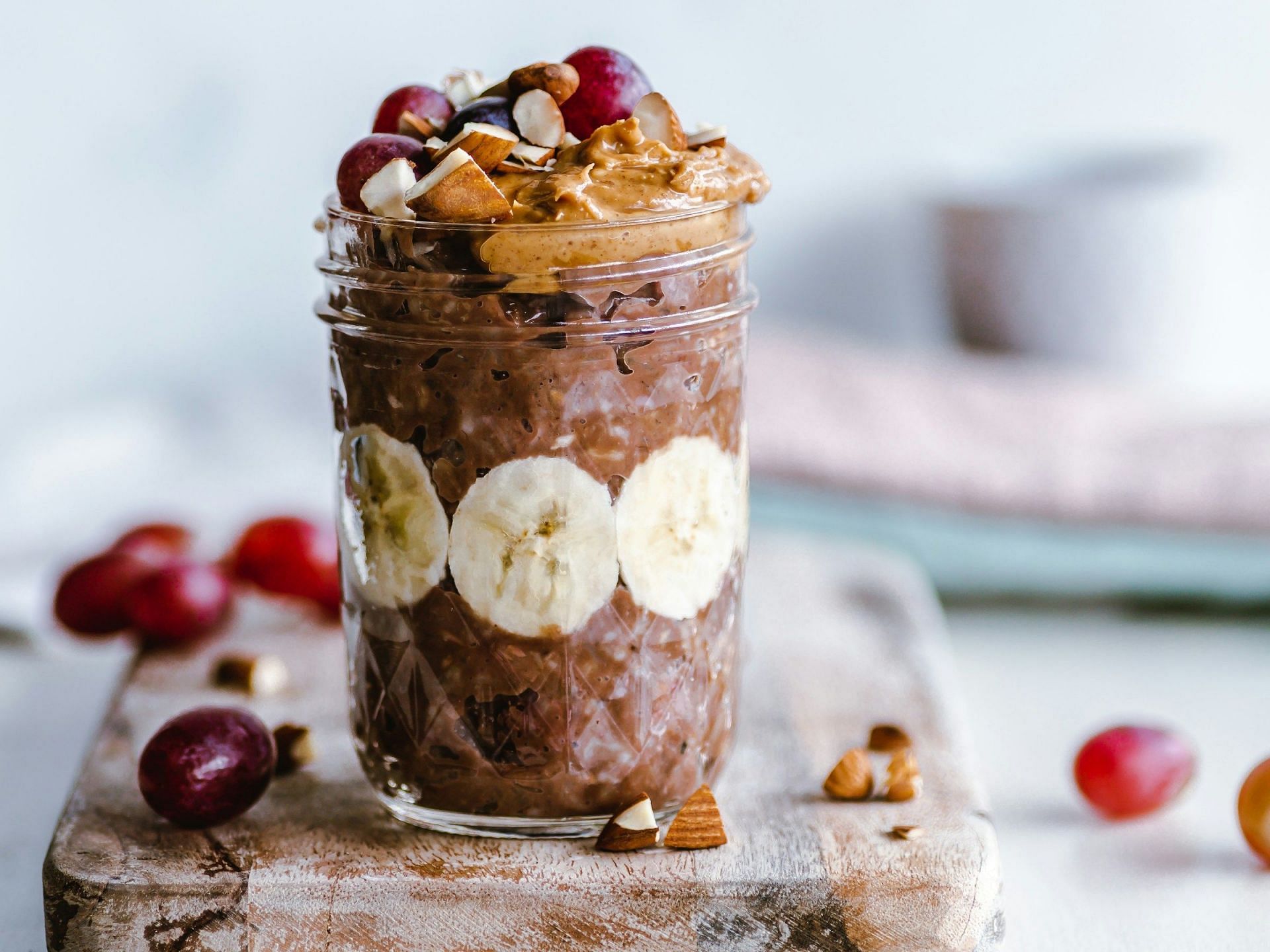 Triathlete Diet (Image via Unsplash/Ella Olsson)