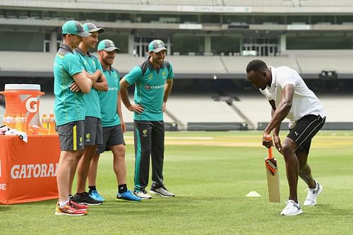 Usain Bolt (R) coaches Australian cricketers Glenn Maxwell, Ashton Agar, Peter Handscomb and Aaron Finch during the Gatorade Fastest Run at the Melbourne Cricket Ground on November 10, 2017 in Melbourne, Australia. (Photo by Quinn Rooney/Getty Images for Gatorade)