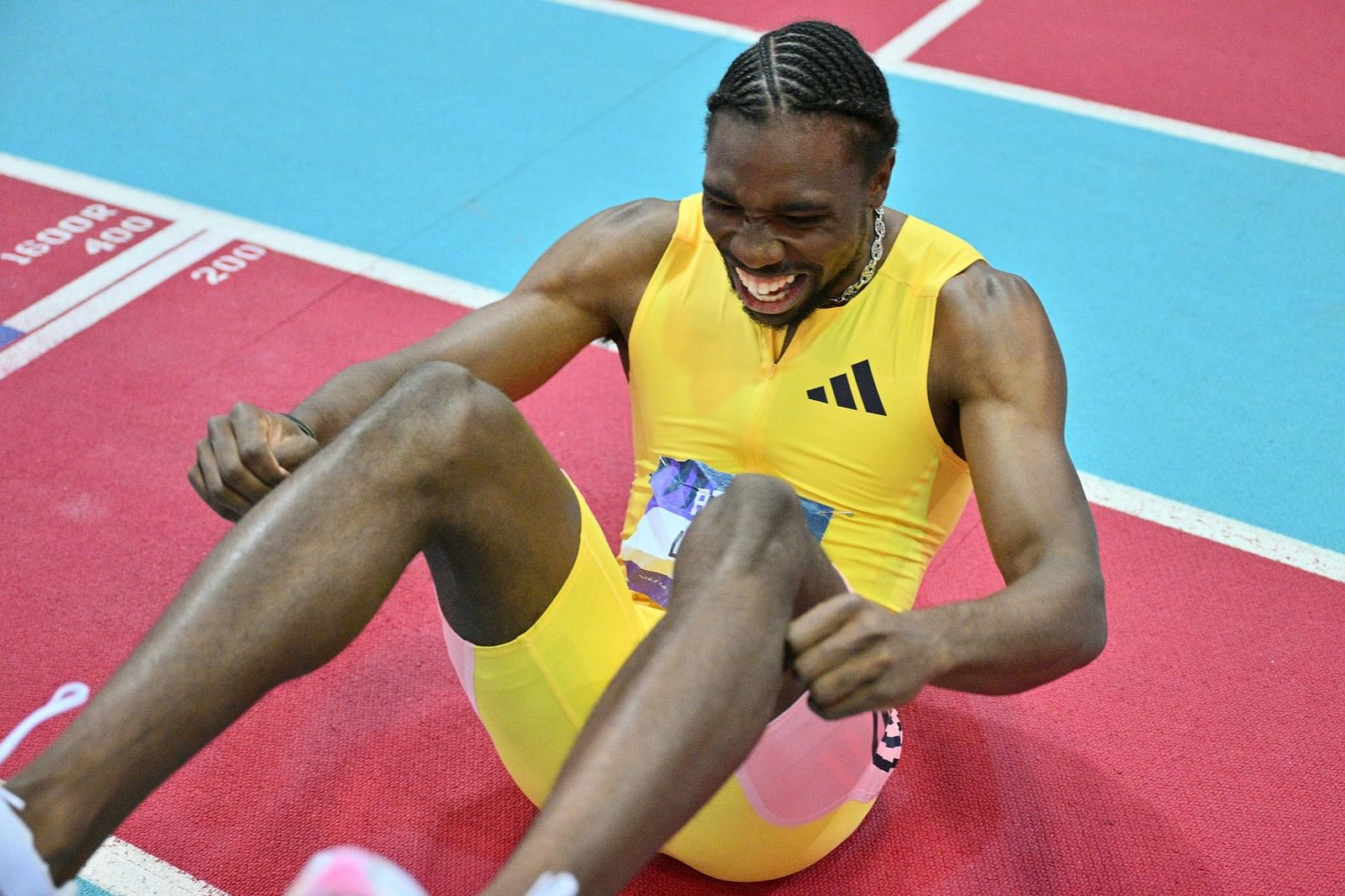 Noah Lyles hits the warmup track ahead of the highly anticipated World