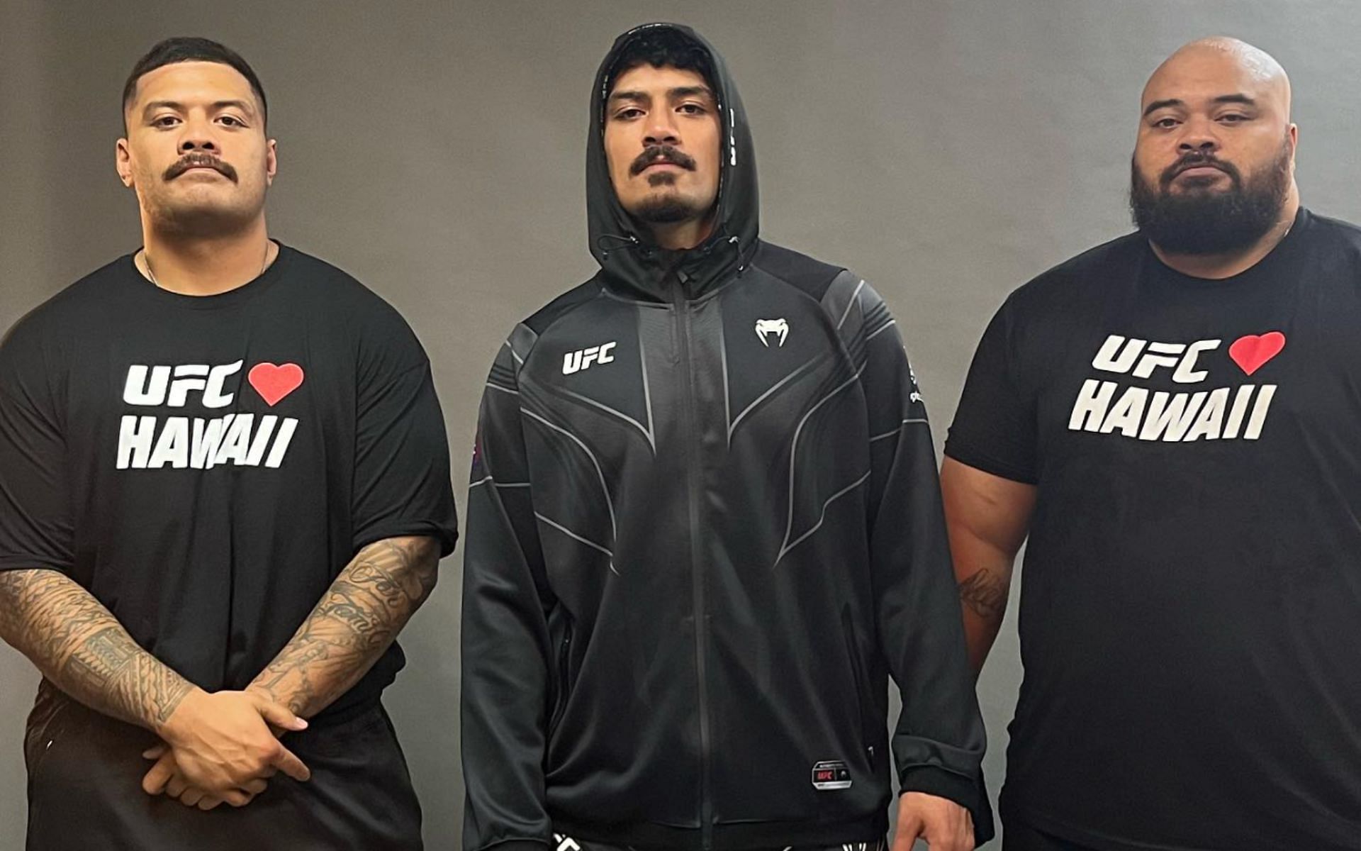 Junior Tafa (center) steps in to replace injured brother Justin Tafa (left) at UFC 298 [Photo Courtesy @junior.tafa on Instagram]