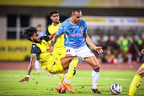 A lunging Alex Saji in action for Hyderabad FC on Saturday. (EBFC)