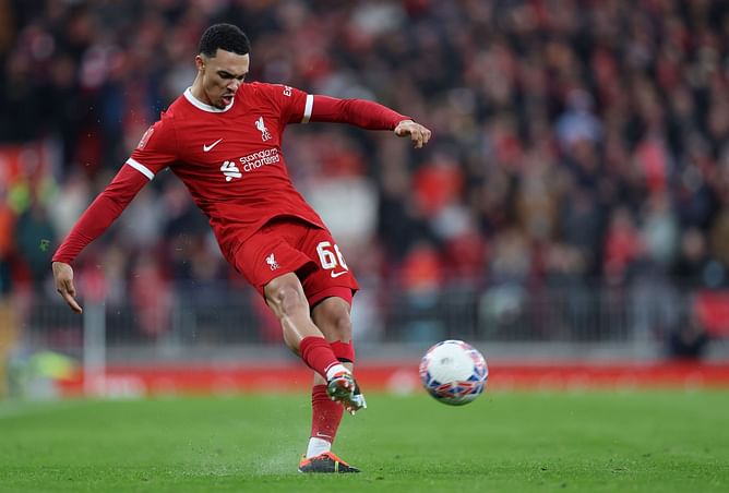 Jamie Redknapp provides worrying update to Liverpool fans about Trent Alexander-Arnold