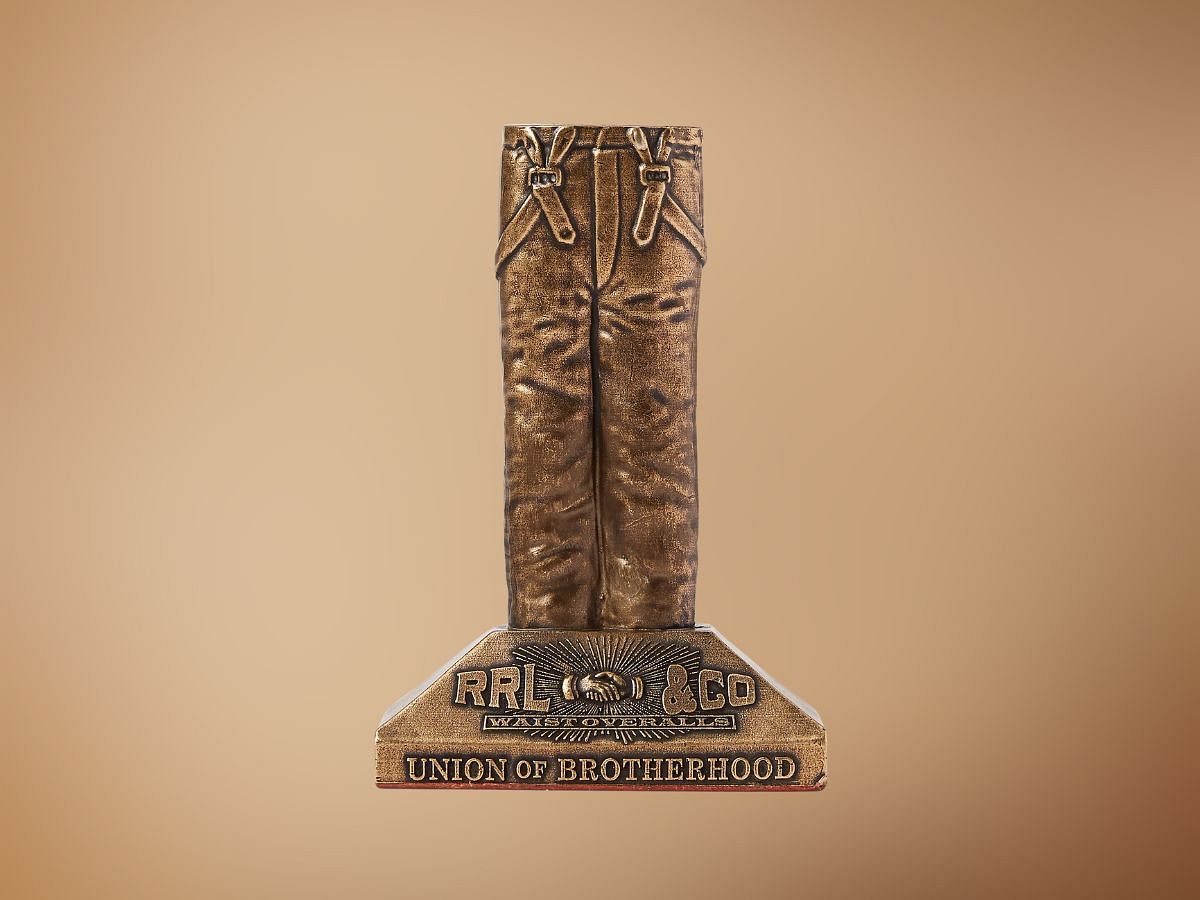 Ralph Lauren home decor item: Brass Jean Paperweight (Image via Ralph Lauren)