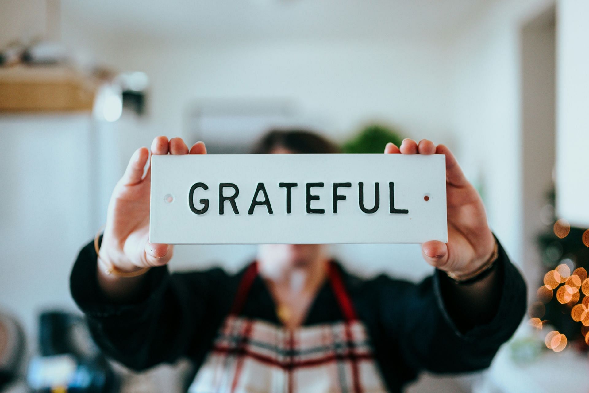 Have you been thankful today? (Image via Unsplash/ Nathan Dumlao)